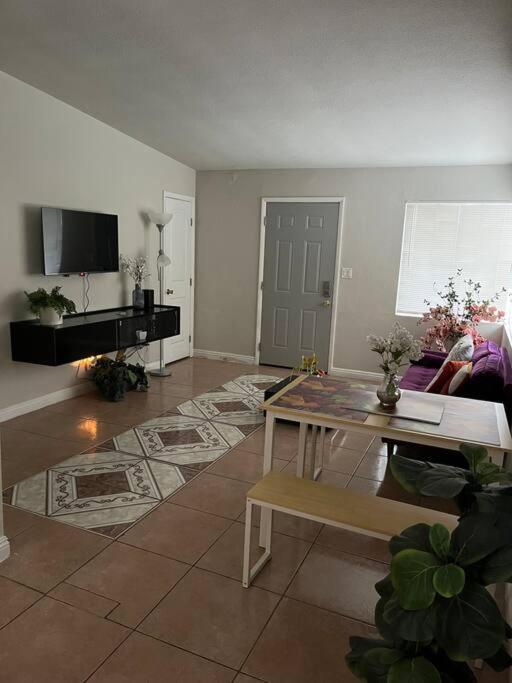 Vegas Fun Spot Apartment ลาสเวกัส ภายนอก รูปภาพ
