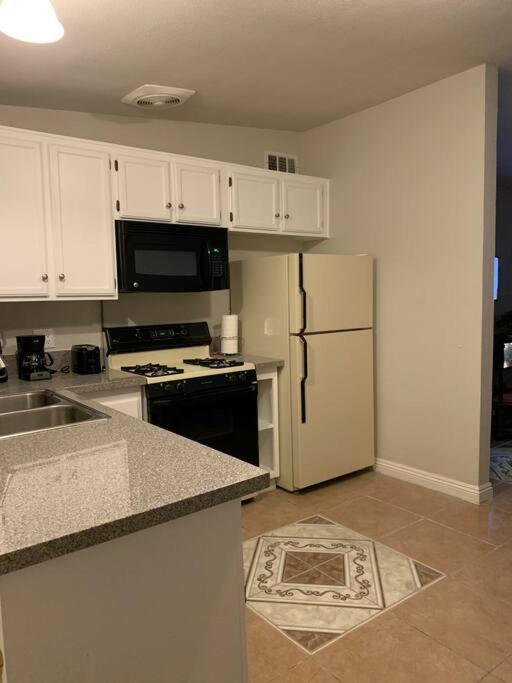 Vegas Fun Spot Apartment ลาสเวกัส ภายนอก รูปภาพ